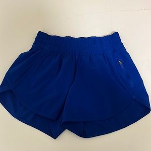 lululemon Tracker Low-Rise Lined Short 4”